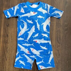 Hanna Andersson Summer PJs Set Shark Print - 8